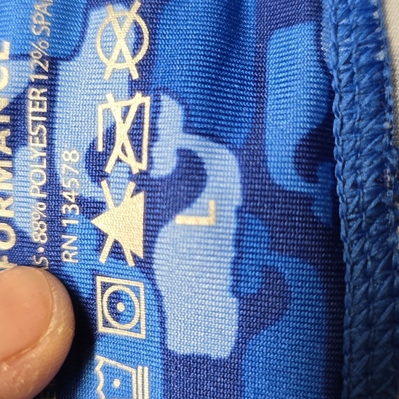 {Vineyard Vines} Blue Whale Outline Printed Performance Leggings - Large - Picture 13 of 13